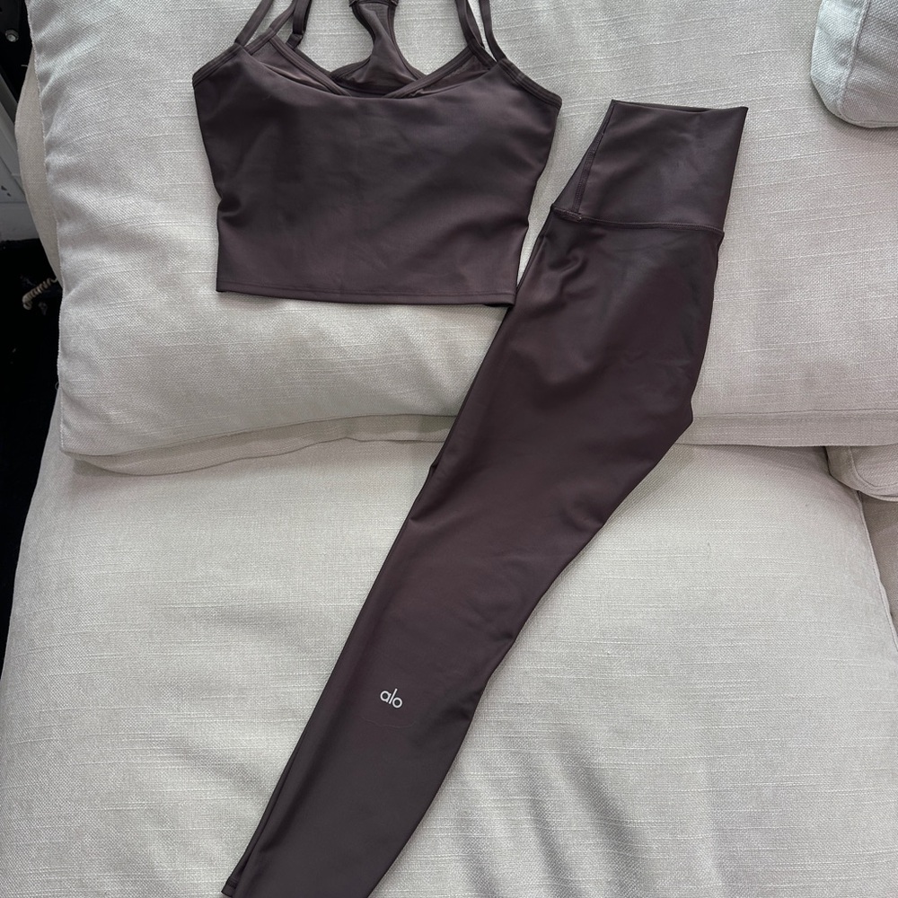 ALO Yoga Sports Bra & Pant Set